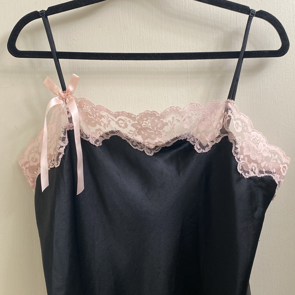 Victorias Secret - Large - Black - Babydoll - Pink trim - Side slit - Picture 4 of 7